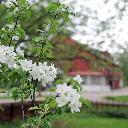 Hotel Krapi Tuusula Bagian luar foto